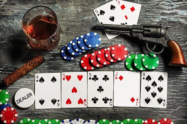 Póker: un viaje por estrategia, historia y emoción