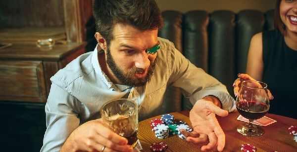 por qué ocurre el Bad beat en Póker